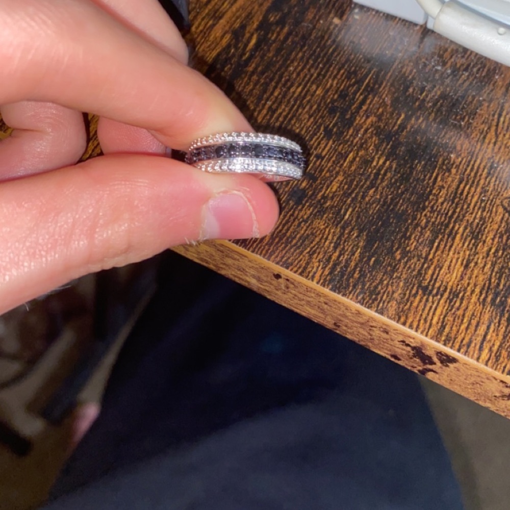 Diamond ring - Picture 3 of 4